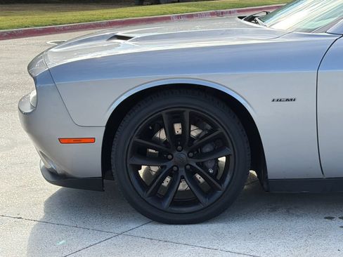 Used 2018 Dodge Challenger R/T w/ Performance Handling Group RWD image 5