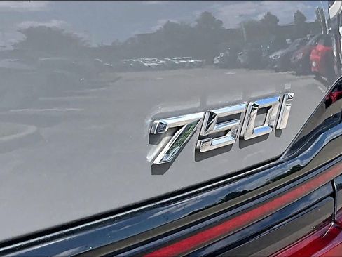 Used 2020 BMW 750i xDrive w/ Executive Package AWD/4WD image 29