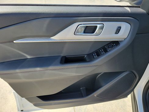 Used 2026 Ford Explorer Active w/ Active Comfort Package RWD image 15