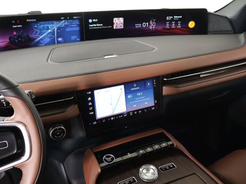 Used 2026 Lincoln Navigator Reserve AWD/4WD image 5