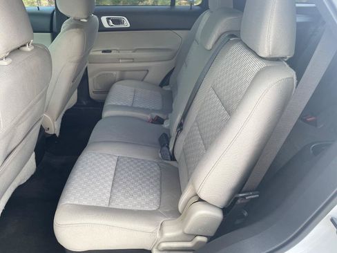 Used 2014 Ford Explorer XLT FWD image 26