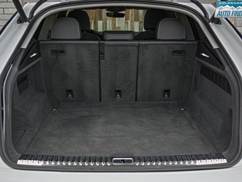 Used 2019 Audi Q8 Premium image 28