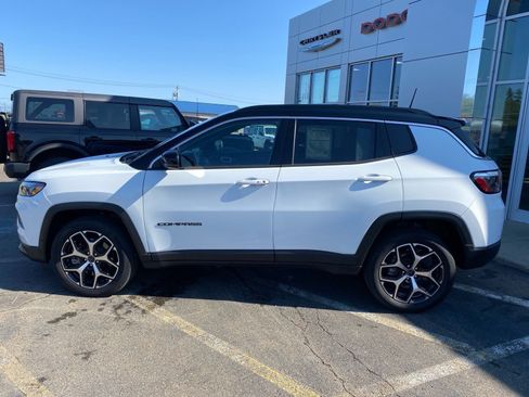 Used 2025 Jeep Compass Limited AWD/4WD image 2