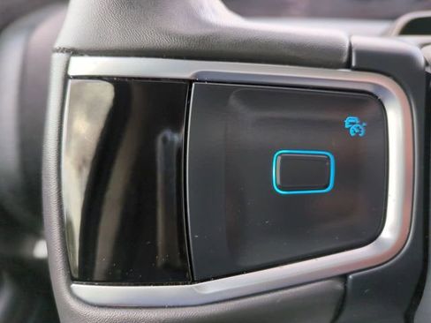 Used 2025 Ford Expedition Active image 28