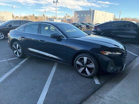 Used 2025 Audi A5 2.0T Prestige image 3