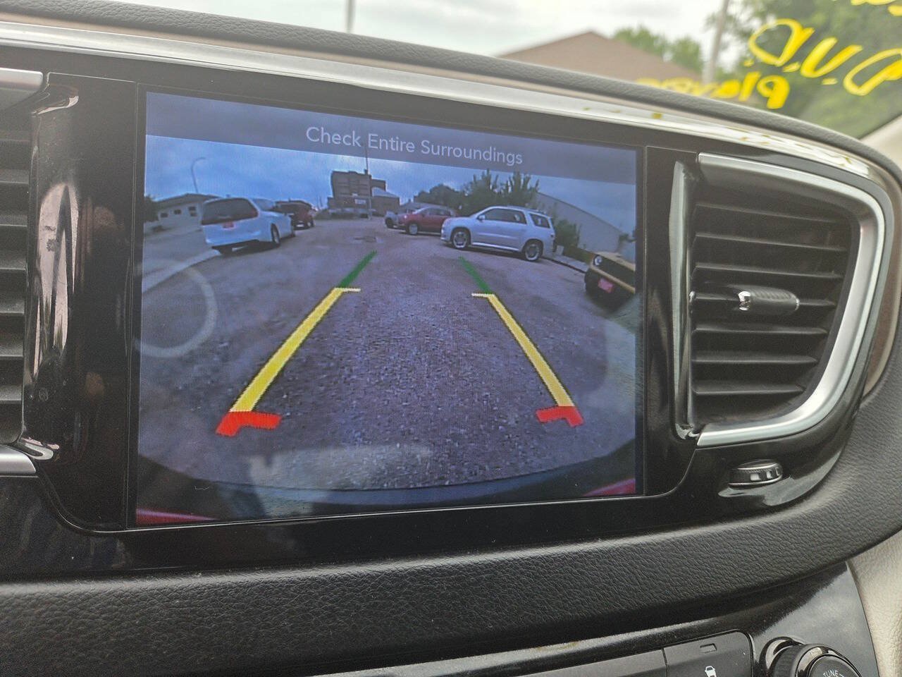 Used 2017 Chrysler Pacifica Touring-L Plus FWD image 6