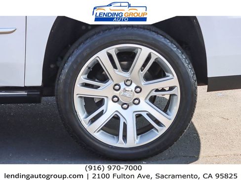 Used 2018 Cadillac Escalade ESV Premium Luxury image 10