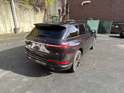 Used 2023 Lincoln Corsair Reserve w/ Equipment Group 201A image 8