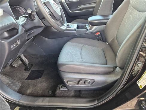 Certified 2025 Toyota RAV4 XLE AWD/4WD image 14