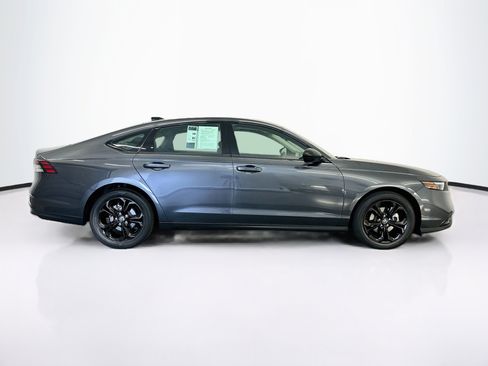Used 2025 Honda Accord SE image 10