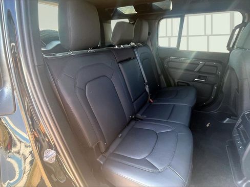 Used 2025 Land Rover Defender 110 S image 28