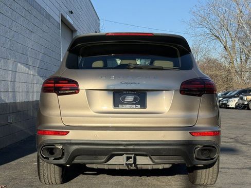 Used 2016 Porsche Cayenne image 17