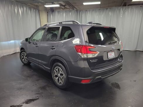 Used 2021 Subaru Forester Premium AWD/4WD image 6