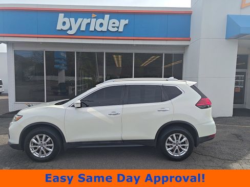 Used 2017 Nissan Rogue SV AWD/4WD image 1