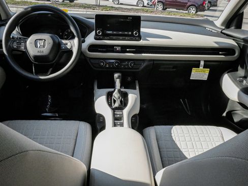 Certified 2025 Honda HR-V LX image 27