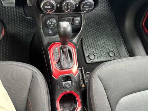 Used 2017 Jeep Renegade Trailhawk AWD/4WD image 15