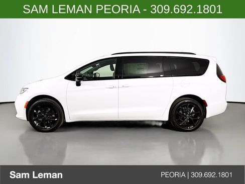 New 2026 Chrysler Pacifica Limited w/ S Appearance Package AWD/4WD image 4
