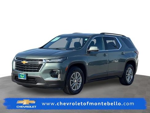 Used 2023 Chevrolet Traverse LT FWD image 1