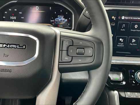 Used 2025 GMC Sierra 2500 Denali w/ Denali Reserve Package AWD/4WD image 8
