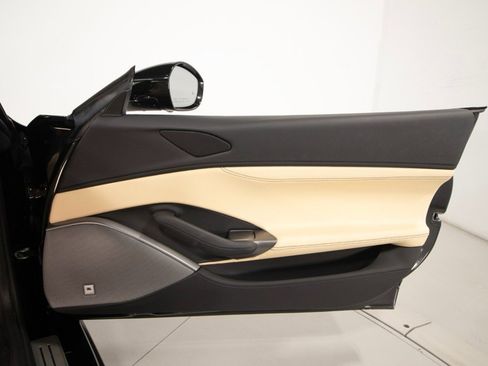 Used 2020 Ferrari Portofino image 46