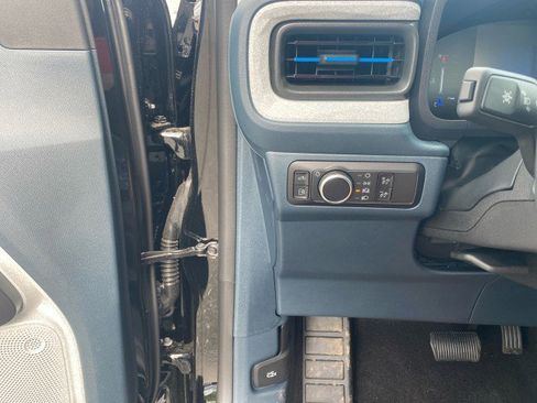 New 2025 Ford Maverick XLT FWD image 9