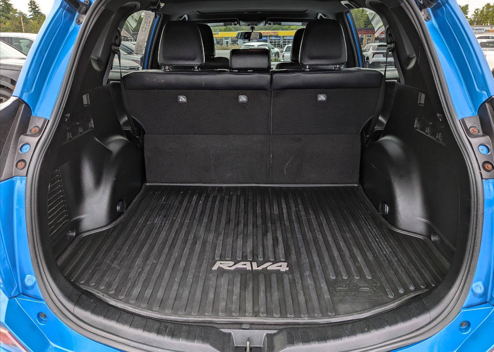 Used 2016 Toyota RAV4 SE AWD/4WD image 10