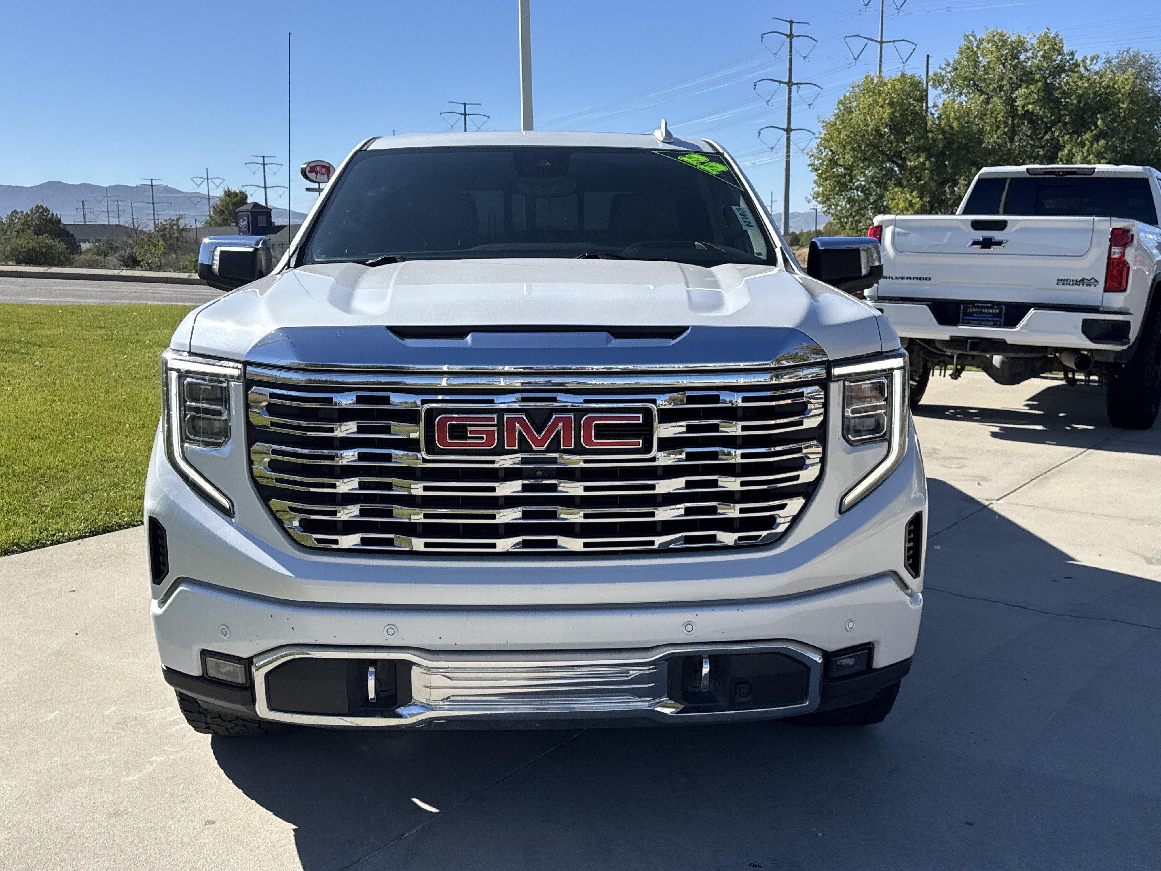 Used 2022 GMC Sierra 1500 Denali w/ Denali Reserve Package AWD/4WD image 8