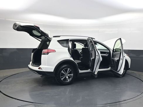 Used 2017 Toyota RAV4 XLE image 34