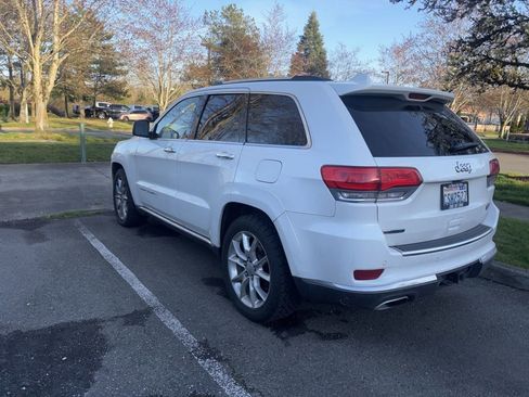 Used 2014 Jeep Grand Cherokee Summit w/ Trailer Tow Group IV image 8