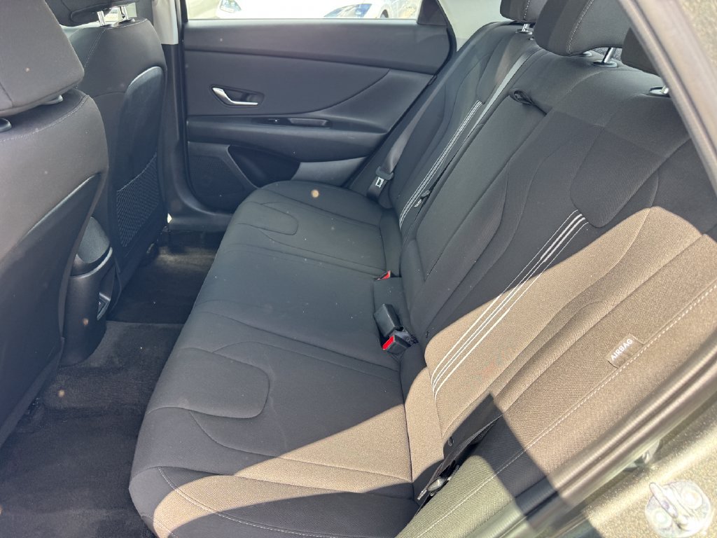 Certified 2025 Hyundai Elantra SEL FWD image 16