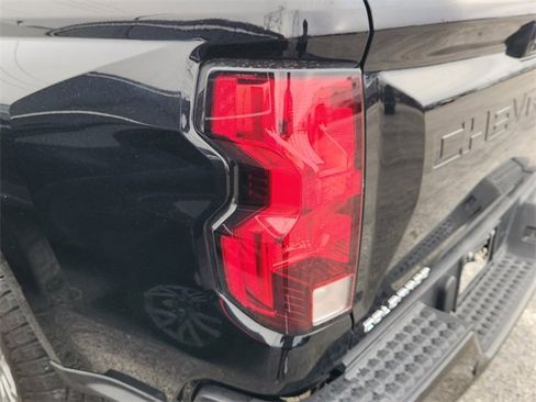 Used 2024 Chevrolet Colorado LT w/ LT Convenience Package II image 8