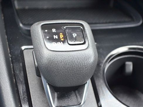 Used 2024 Nissan Rogue S image 29