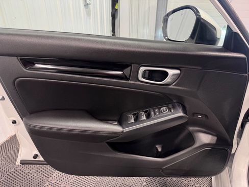 Used 2024 Honda Civic Touring image 10