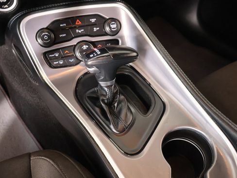 Used 2022 Dodge Challenger GT AWD/4WD image 7