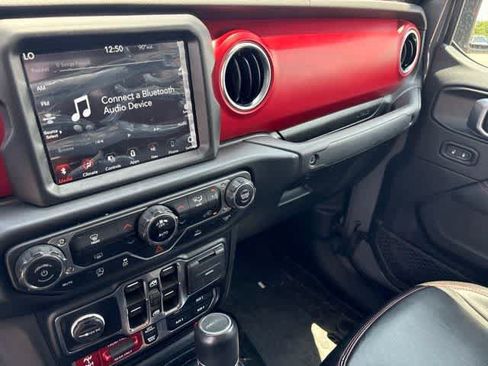Used 2022 Jeep Gladiator Rubicon w/ LED Lighting Group AWD/4WD image 21