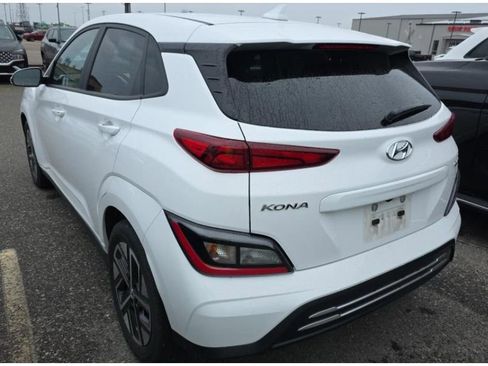 Used 2023 Hyundai Kona SEL w/ Cargo Package FWD image 4