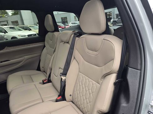 New 2025 Volvo EX90 Plus image 18