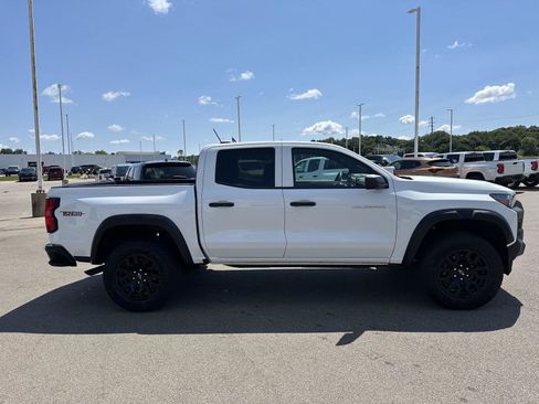 Used 2024 Chevrolet Colorado Trail Boss w/ Advanced Trailering Package AWD/4WD image 8