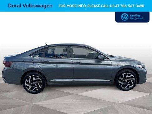 Used 2024 Volkswagen Jetta SEL image 9