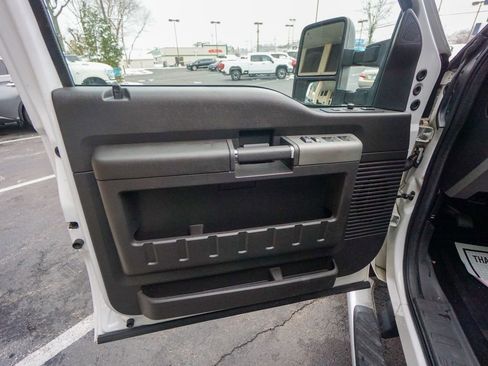 Used 2011 Ford F250 Lariat w/ Lariat Interior Pkg image 17