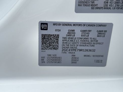 Used 2024 Chevrolet Silverado 2500 LTZ w/ LTZ Premium Package image 26