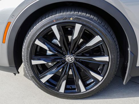 Certified 2024 Toyota Crown Platinum AWD/4WD image 12