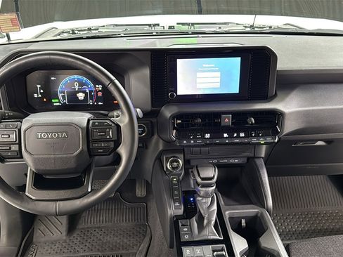 Used 2024 Toyota Land Cruiser image 9