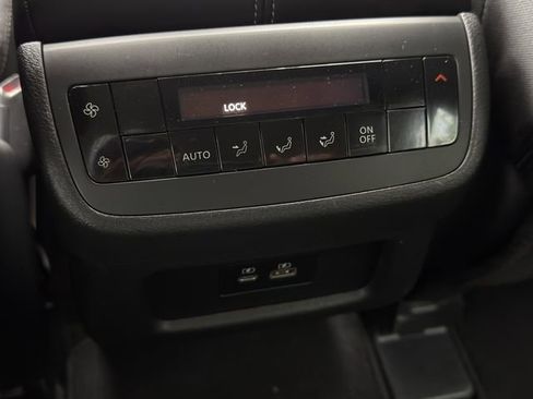 Used 2025 Nissan Pathfinder SV FWD image 25