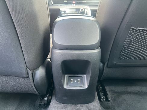 Used 2025 Hyundai Elantra SEL image 24