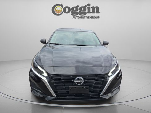 Used 2024 Nissan Altima 2.5 SV image 8