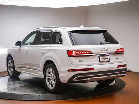 Used 2023 Audi Q7 2.0T Premium w/ Convenience Package AWD/4WD image 5