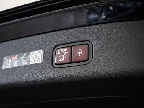 Certified 2025 Mercedes-Benz GLC 300 4MATIC image 19