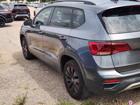 Used 2022 Volkswagen Taos S FWD image 5