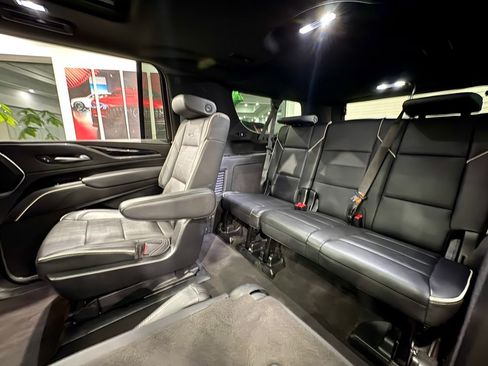 Used 2023 Cadillac Escalade ESV Sport image 16